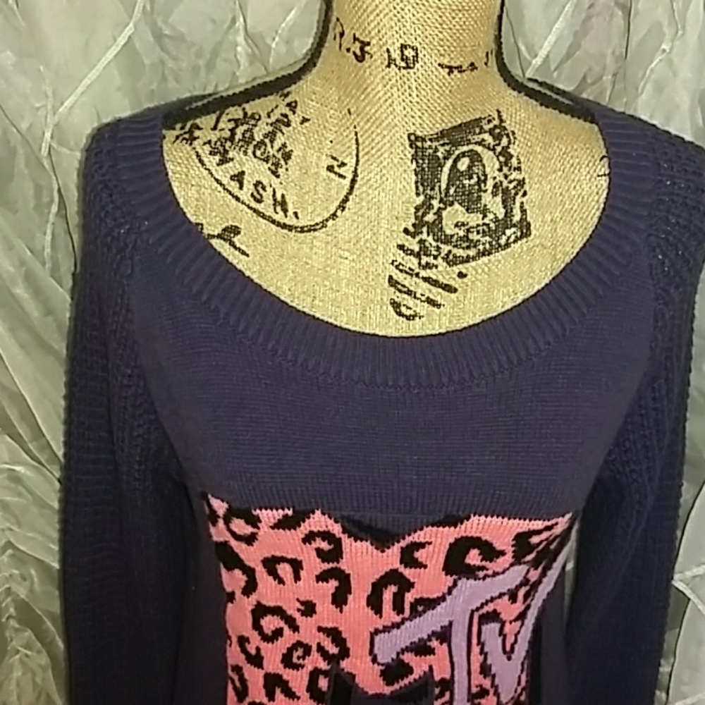 H&M Purple Sweater with Pink Graphic - Picture 2 of 7